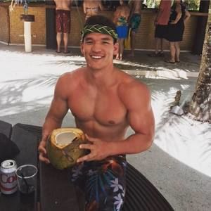 Meet your Posher, Evan